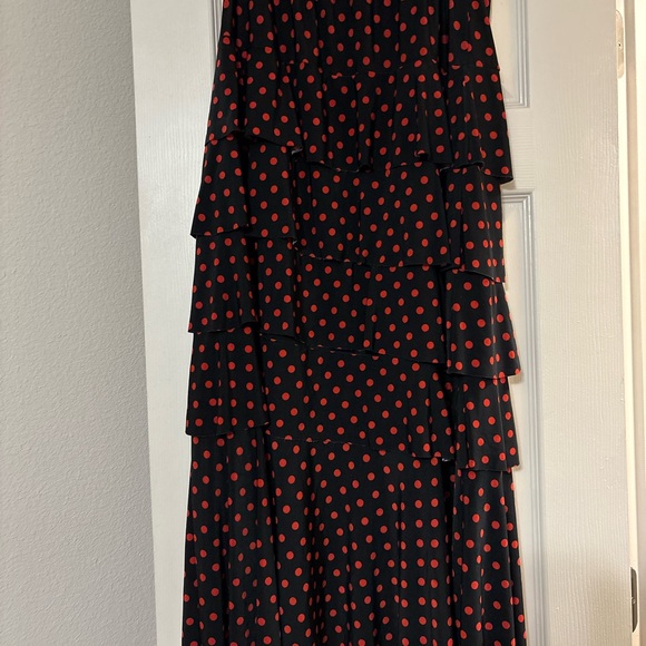 Dresses & Skirts - Elegant Black and Red Polka Dot Skirt